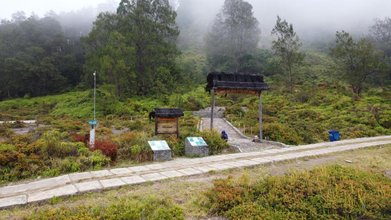 Wisma Kelimutu Ende Bagian luar foto